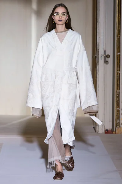 Look 19